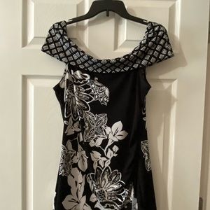 White House/Black Market tunic top